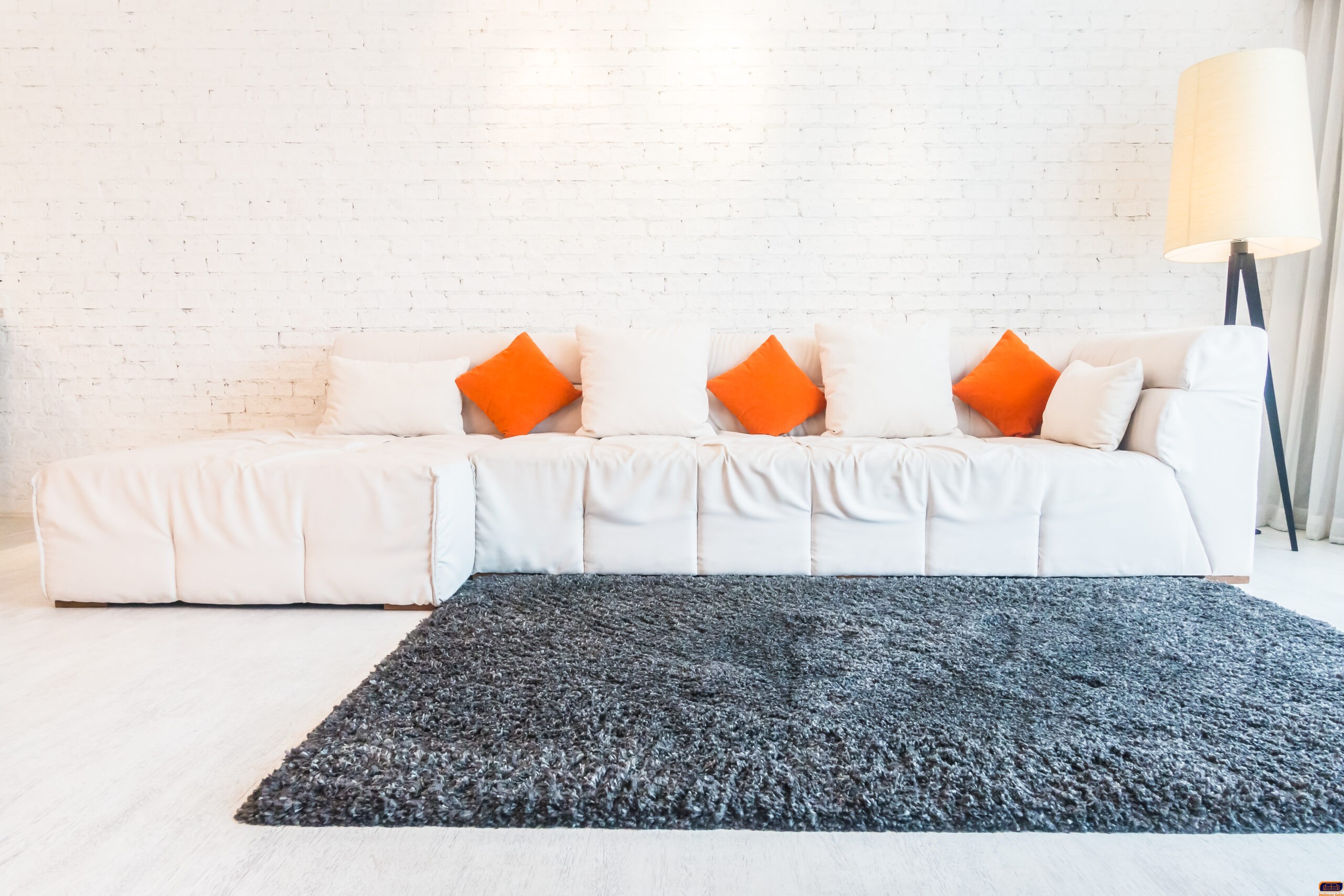 8 sugestões para combinar sofá com cor do carpete e deixar sua sala impecável 